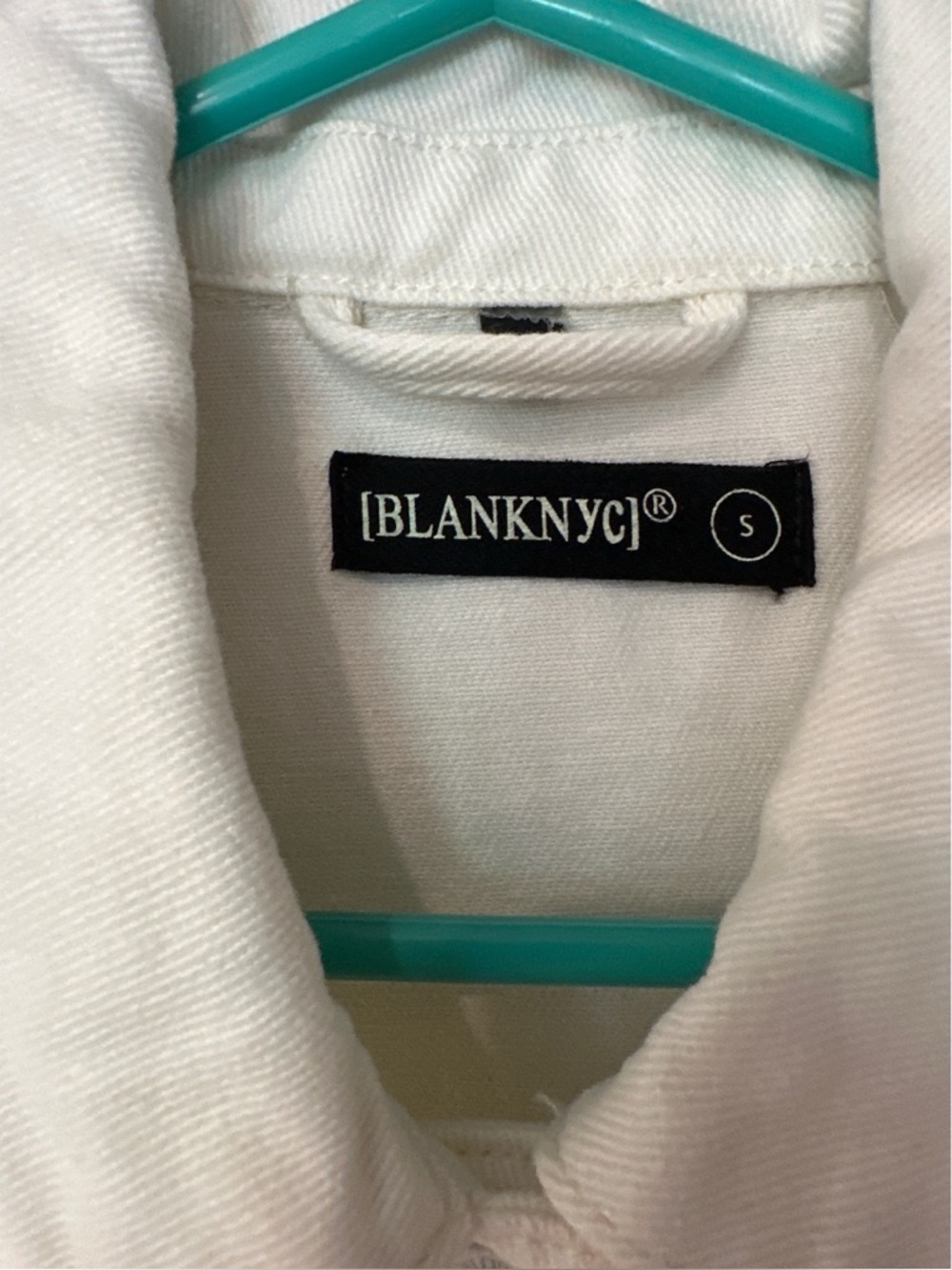 Blank NYC Ivory Button-Front Denim Dress with Puff Sleeves - Picture 5 of 7